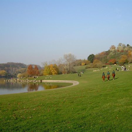 Gite Mella La Courneuve Luaran gambar